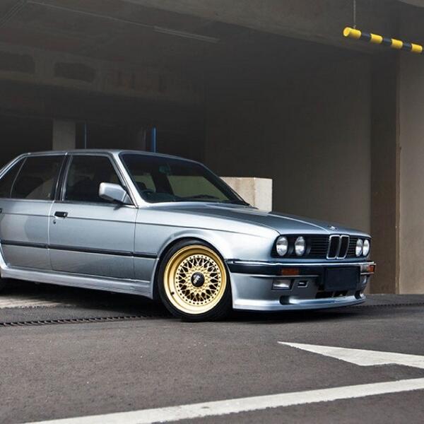 hawknpoke's tweet photo. #SalmonSilver #hawknpoke pic by @erictanzil #bmw #bimmer #e30 #stance #bbs #fitted #mtech #gold #lowered #jaka... http://t.co/jto7yjQKUG