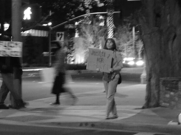AnonymousOnAir's tweet photo. pics from 1/14/13 #Fullerton #Anonymous #opFullerton #KellyThomas #Justice4KellyThomas #KellysArmy http://t.co/i7tlYBVZ61