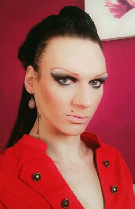 Red &amp; Black.....oh and splash of purple... http://t.co/4bythpG5Aq