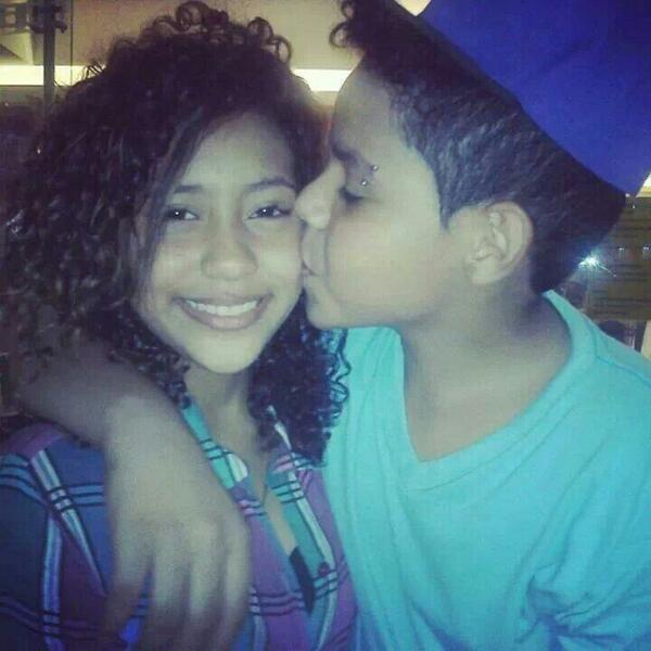 Pte53's tweet photo. te quiero mucho ailyn http://t.co/mIkh7qoQsU
