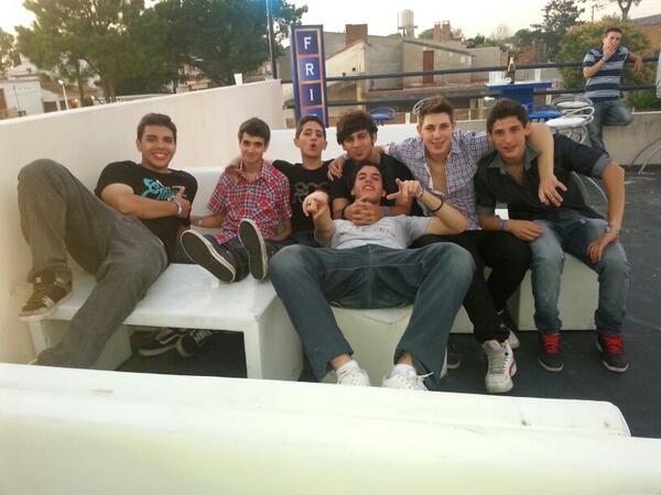 Rodrigoal30's tweet photo. #RecuerdosDeUnaNocheDeVerano http://t.co/OzrTBMO7qr