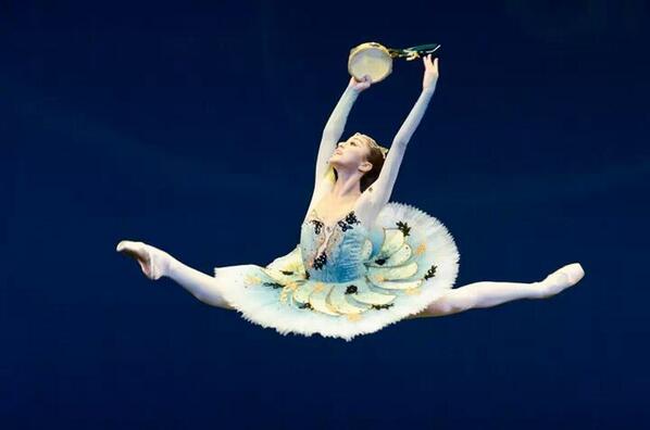 バレエあるある ステキな画像配信 なぜかコンクールでエスメラルダを踊る人はみんな上手い バレエあるある Http T Co Tvnbnryrlk