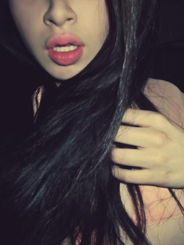 IsabelleNavaa's tweet photo. FAV si unas mordiditas. http://t.co/GDOBryTAQ4