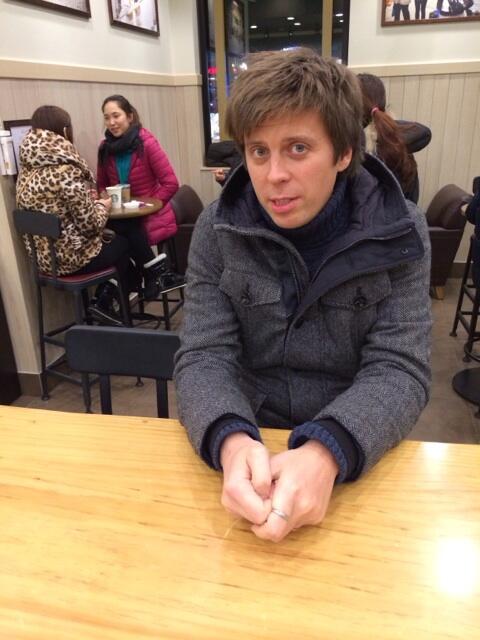zhirafik's tweet photo. Korean Starbucks http://t.co/GULXvHHMOS