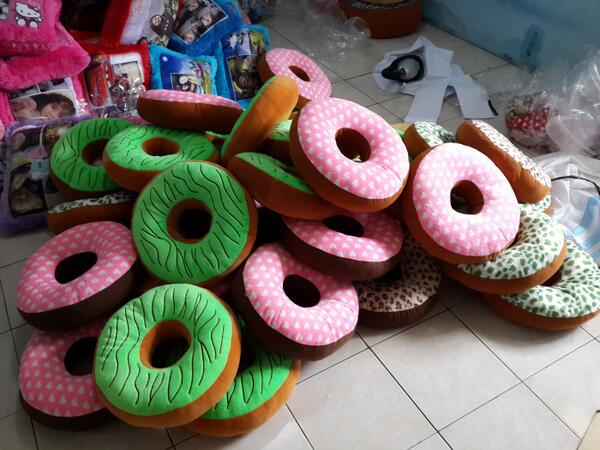 BalfotBandung's tweet photo. Bado (Bantal Donat) http://t.co/zYNwxWsVwG