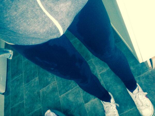 KayKay140's tweet image. Walking in the rain! WAAA... :(