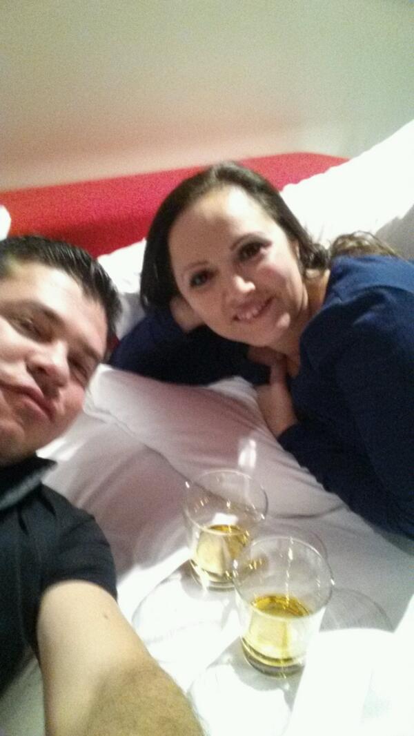 j_medina37's tweet photo. Festejando la vida.enfermo y todo..... http://t.co/IEg7329FbG