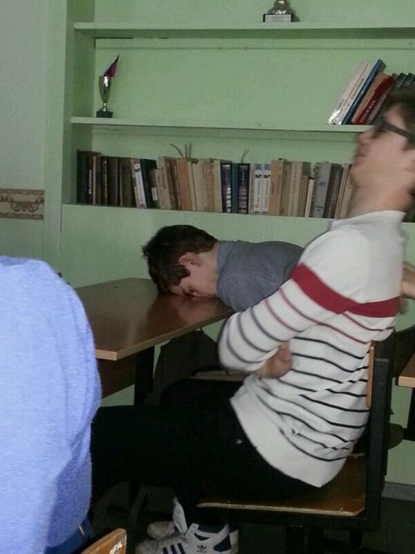 Slava_Asanov's tweet photo. Учеба проходит только так http://t.co/KM6vBGMgNX