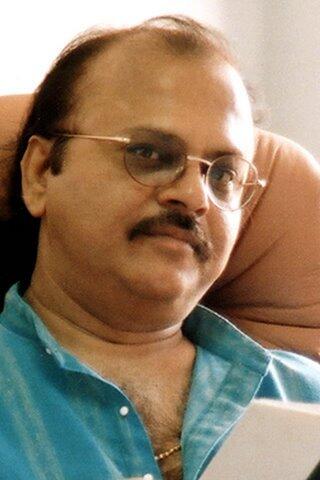 marathifilms's tweet photo. 'नॅशनल स्कूल ऑफ ड्रामा'चे संचालक व नाटयदिग्दर्शक वामन केंद्रे यांना वाढदिवसानिमित्त मराठीमनोरंजनकडून हार्दिक शुभेच्छा http://t.co/jlZCTdqdcO