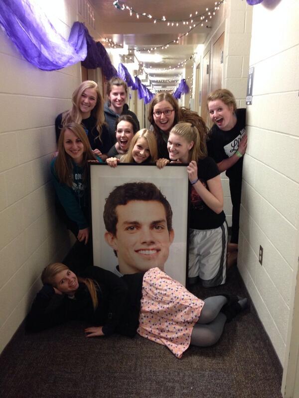 Flat_Brando's tweet photo. Honor Code can't keep me from sampling some fresh meat at Helaman Halls #StillSingle #NotAfraidToMingle http://t.co/t5FxVUXS5P