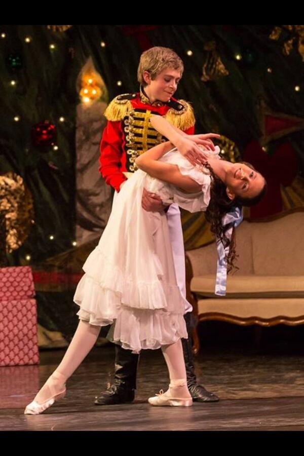 SVDanceArts's tweet photo. Clara and prince http://t.co/TBrc3ykJ5p