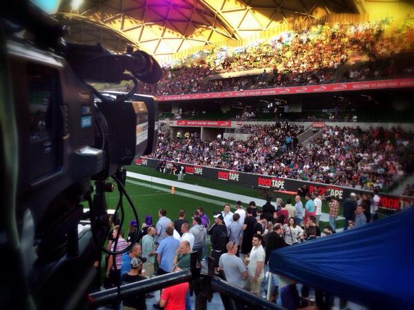 MitchellMortaza's tweet photo. Great Friday PM email from our friends at 7 Network. @LFLon7mate National TV ratings up 71%. #Boom #Success #LFL http://t.co/BNjlveqGaT