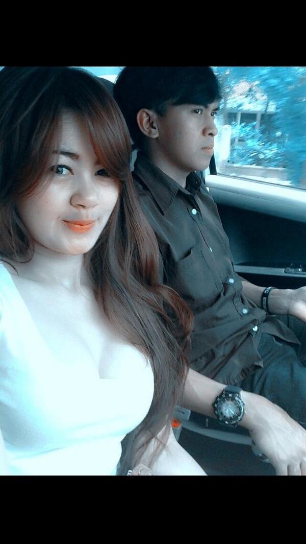 LoveSophianurul's tweet photo. With ayang ;) http://t.co/Wwf4sAbY7b