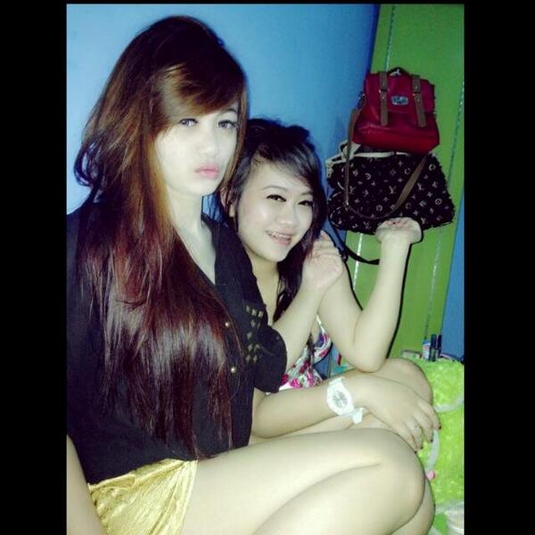 LoveSophianurul's tweet photo. My best firend.. Love u beib ;) http://t.co/6P6YXrnlD0