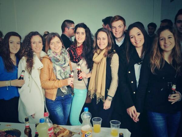 2014_festers's tweet photo. ¡Continuem en la festa! 🍻🎉 http://t.co/jCC7J9z3G1