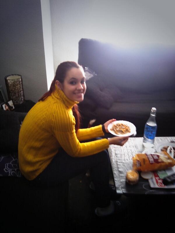 adry_vlc's tweet photo. Como cuido a mi niña!!!@Lauracuberes <3 http://t.co/qYCblAzmYl