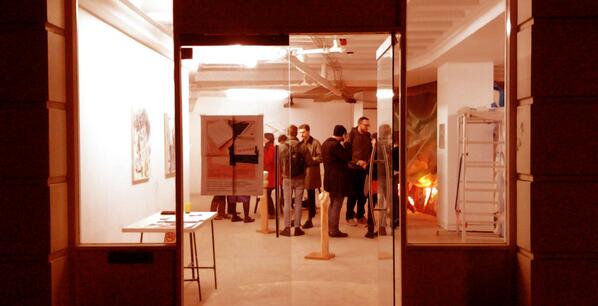 #RosieFarrell performance tonight 7.30pm followed by #KurzweilRaySoundSystem at 14 Warren St facebook.com/thingslikemach…