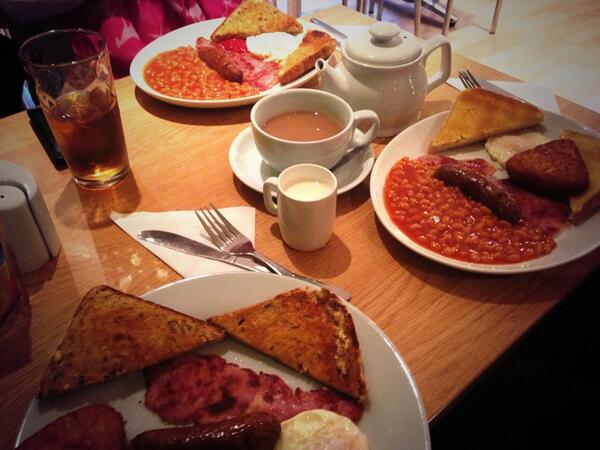 chryxi28's tweet image. English breakfast with my pals #BeforeClass