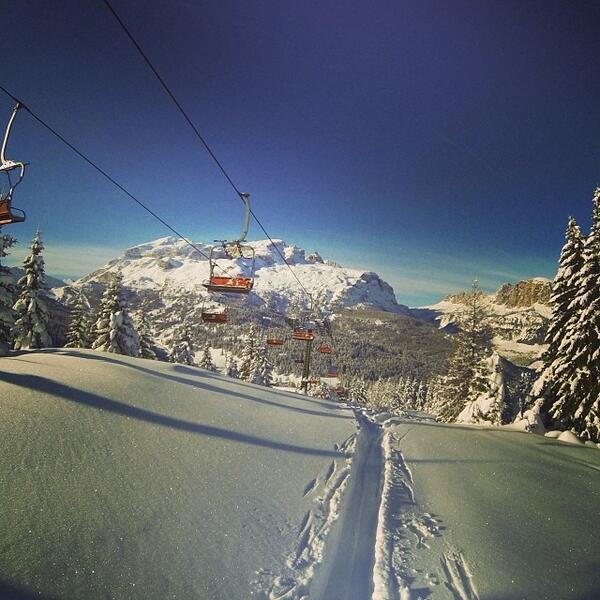 Neve fresca nelle #Dolomiti - Fresh snow in the #Dolomites - photo by Mattia Irsara from Alta Badia @altabadiaorg