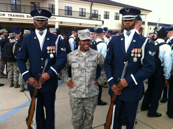 Heyy_HayZ's tweet image. #honorGuard #AirForce #camoCutie