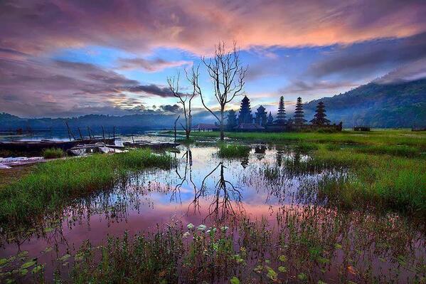 PuraBrata,- Lake Bratan - Bali, Indonesia