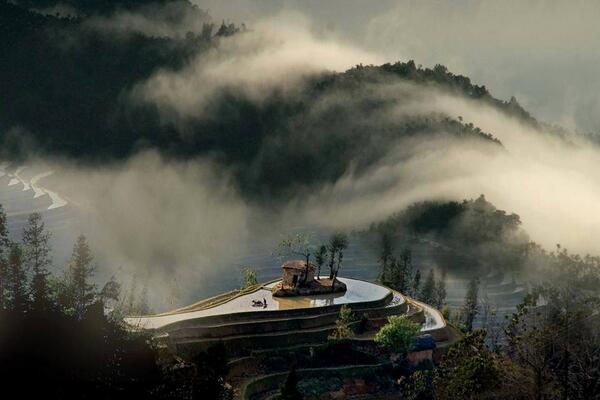 Gabriele_Corno's tweet photo. "Mystic House", Yunnan, China http://t.co/XXVP1gVLmc