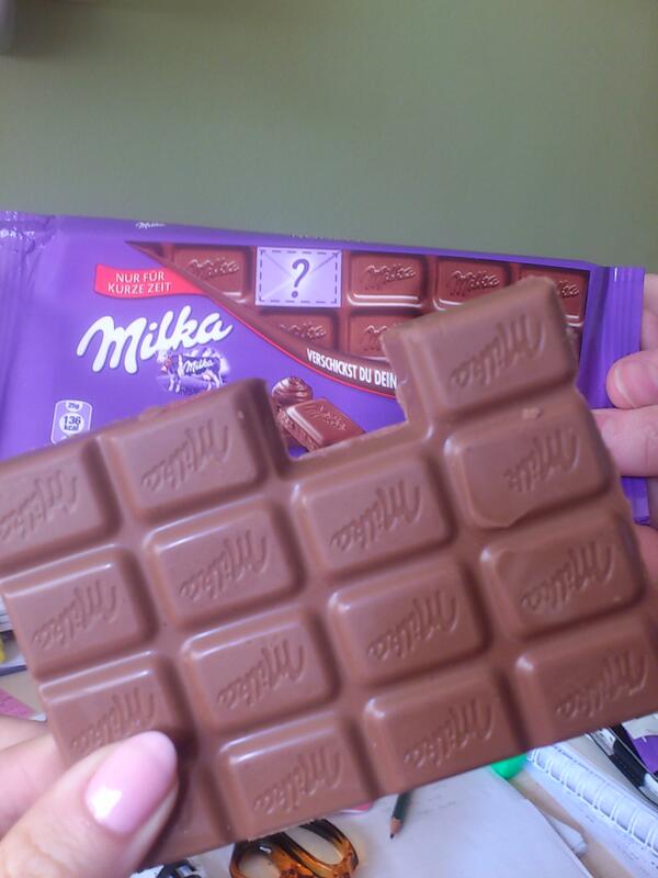 simonchee's tweet image. #milkaatitsbest #waitwhat #plainmean