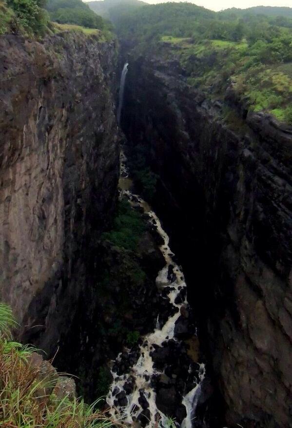ree_red92's tweet photo. Gonna spend this weekend #trekking in the valley of shadows! @TheDailyDragg @Vivian_Bangera #cantwait http://t.co/2gOdm2X9CV