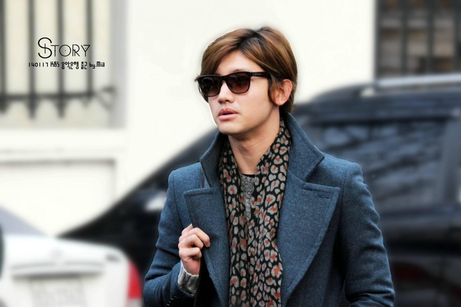 BeLyBbIIIAA9JIJ.jpg:large