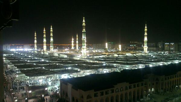 khairf4's tweet photo. يارسول الله أعداد أمتك تتزايد ... اللهم اهدنا وعافنا واعف عنا .. http://t.co/vkpjqHt3NE