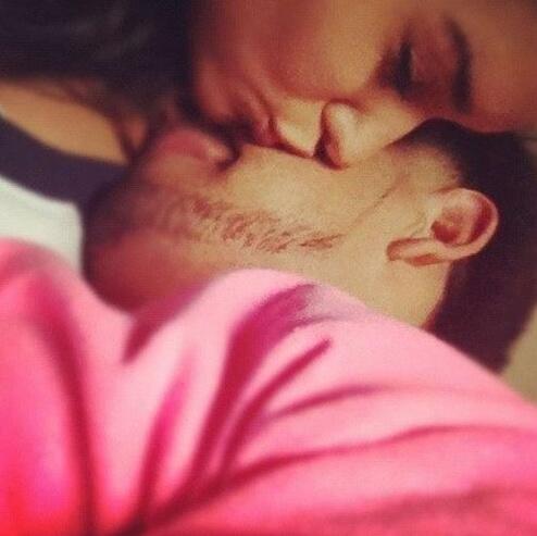 badcouplefr's tweet photo. >>>>>>>> http://t.co/cyEYQbVnyH