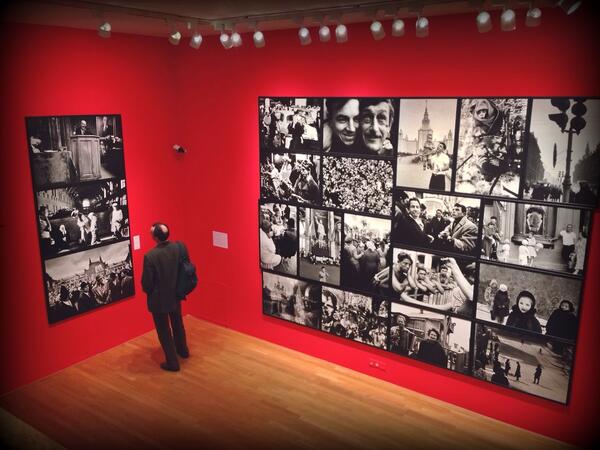 FRANKOADA's tweet photo. Bij William Klein in het Foam! http://t.co/e6hcnnxUEX