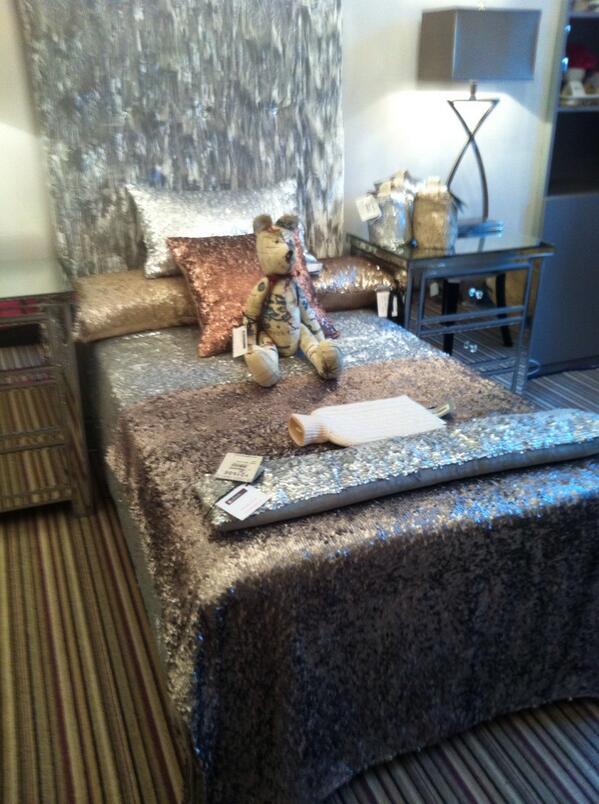 JaroDesign's tweet image. But @vital_pa decided he'd enjoy a bit of bling here in the studio in the meantime