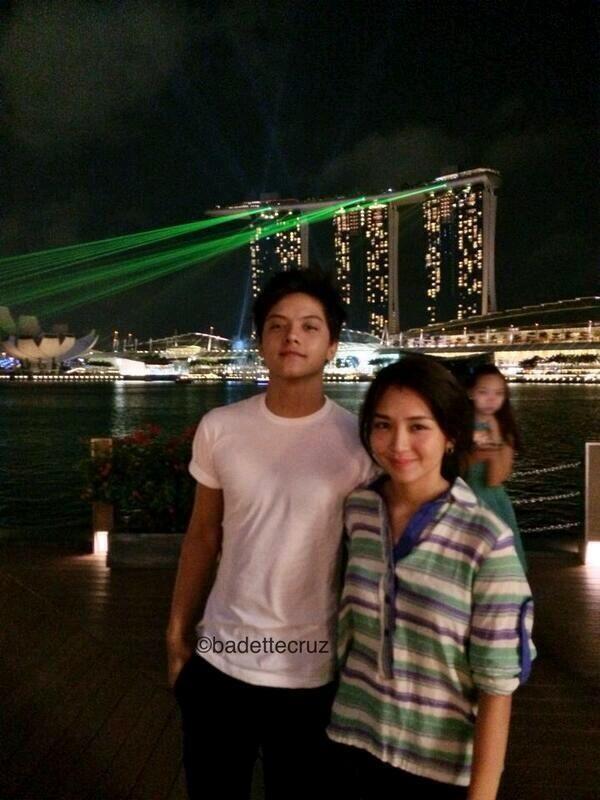 DanieldBassist's tweet photo. Perfect couple + perfect place = super perfect, pakasal na kayo plez! Hahaha. 😂💏😻 http://t.co/3q0UqcODlQ