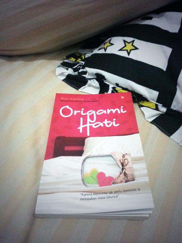 SunSun48090532's tweet photo. Diem2 ngikutin tweet2 indah ny @dsuperboy dan dpt jg novel ini di Pangkalpinang :) http://t.co/UkEZkVv3f7