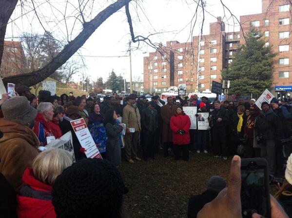 215studentunion's tweet photo. "Once again, @GovernorCorbett has bailed on the students of Philadelphia."- @ParentsUnitedPA #phled http://t.co/KuPutX8z8V