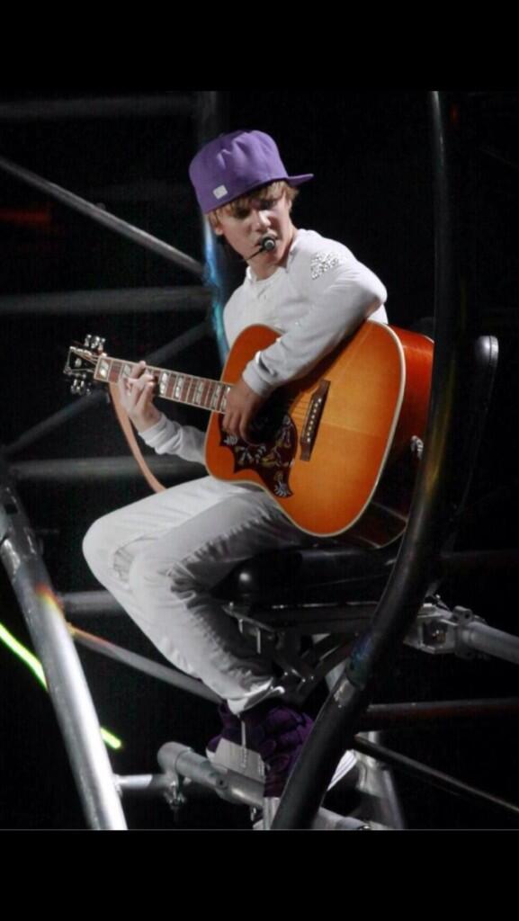 biebsslap's tweet photo. It hurts knowing that I never will experience "My World Tour" http://t.co/GPRwEEzkt8
