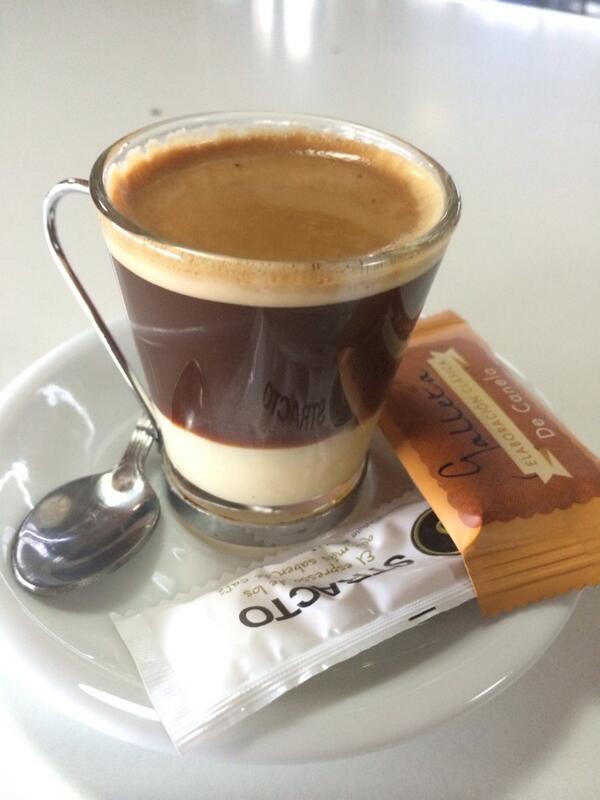 PelyRed_'s tweet photo. Los mejores café bombon son los que me prepara @mamutt10 en @ParadisoPPR http://t.co/YTSmvKfnEF