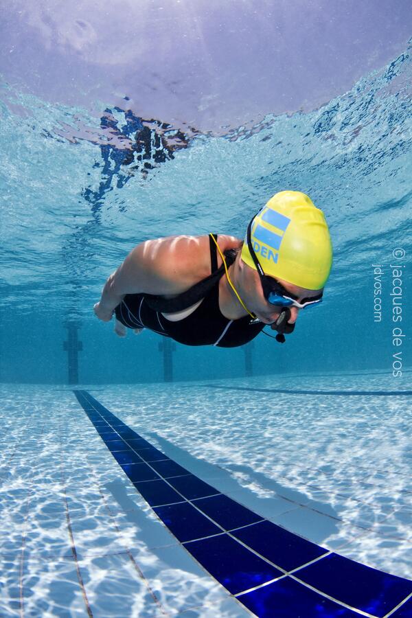 Ikelite's tweet photo. Retweet if you take your Ikelite gear to the pool! #underwaterphotography #swim #jdvos http://t.co/BpGvVo62Lc