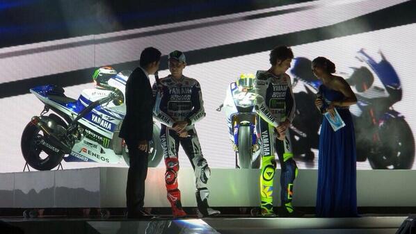 polespargaro's tweet photo. Hoy ha sido la presentación de la M1 2014! Buena suerte "jefes" 💪😉 / New M1 2014! Good luck' @YamahaMotoGP #GoodTeam http://t.co/aHqdPYiMwX