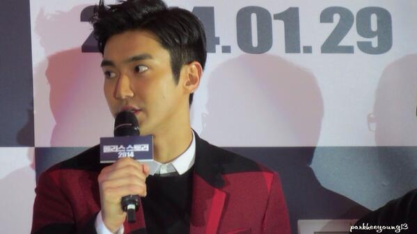 Cryswonpa407's tweet photo. #SIWON  4 at police story red carpet 140117 http://t.co/4B9ZEzkVGQ