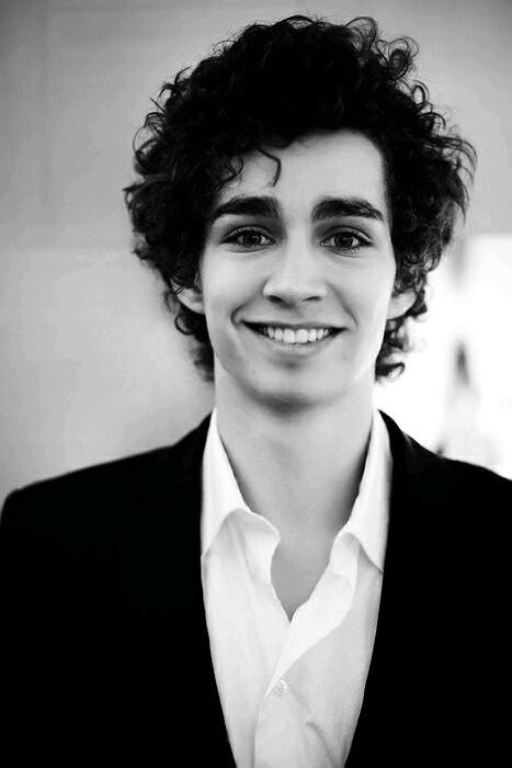 louiwgdr's tweet photo. @Harryiwgdr la mia crush >>>>>>>>> http://t.co/per9KSGkTZ