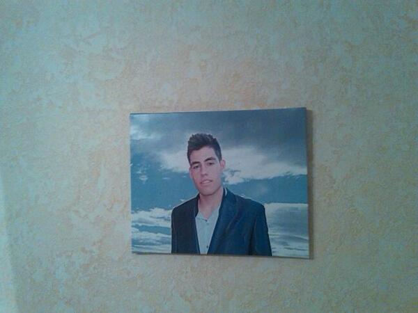 jesus_gil_barsa's tweet photo. Próximo tronista mujeres hombres y viceversa jajajaja @Mompe94 @macon164 @Inma15_5 http://t.co/rAMTkfzoKz