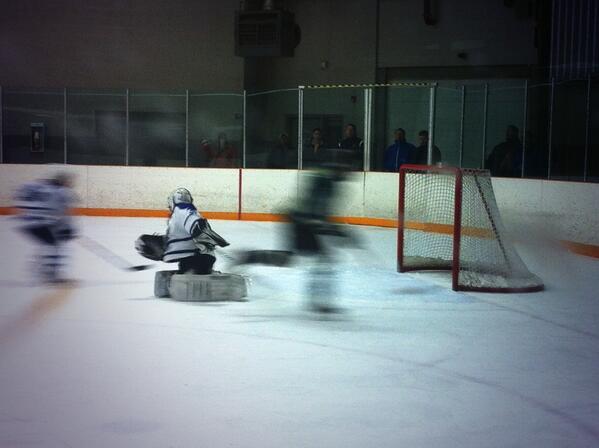MarkhamProShop's tweet photo. Waxers MPAA leading 3-2 in the 3rd. #SilverStick http://t.co/4uBLcRZDJ1