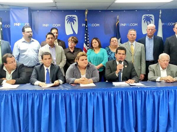 En la conferencia de prensa del <a href="/pnp_pr/">Partido Nuevo Progresista</a> después del directorio@PierluisiPNP <a href="/urayoan2012/">Urayoan</a> <a href="/leodiazurbina/">Leo Díaz Urbina</a> @ItzamarPena