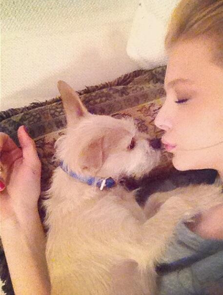 themayajacobs's tweet photo. kisses http://t.co/5py9J6zXTl