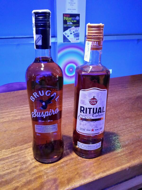 CAFPUBLUZDELUNA's tweet photo. Oferta luz de luna: durante los meses de enero y febrero tu copa de brugal suspiro y havana club ritual por solo 3€!! http://t.co/wr9xu1IY6Y