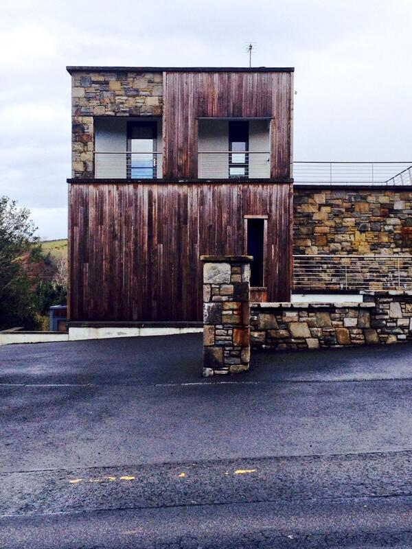 Jonobrick's tweet photo. @FacesPics Hey, pssst! Need a place to stay? http://t.co/eTb1vAGlSG