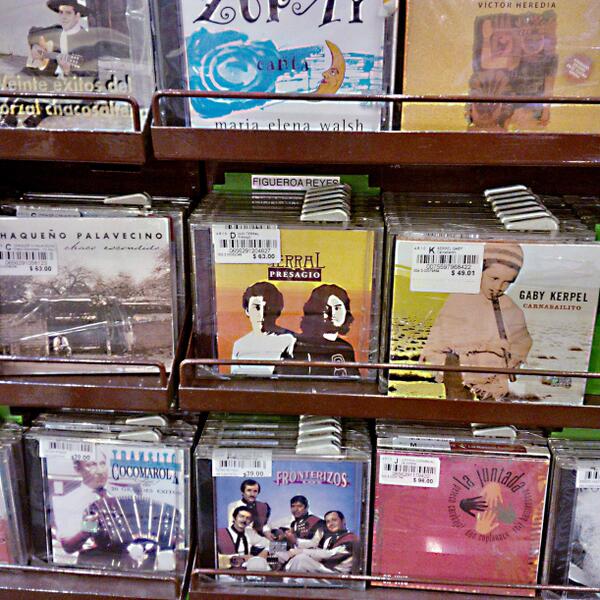 Estas rodeado <a href="/manurellana/">Manu orellana</a> ....