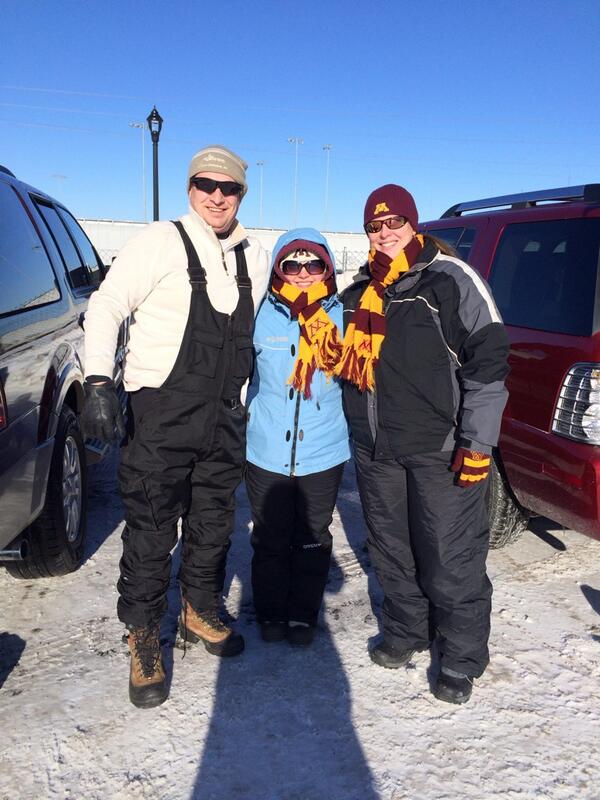 GopherSports's tweet photo. The first of many tailgaters today- parking lots are open now! #HockeyCityClassic http://t.co/9TynKZ7WuR